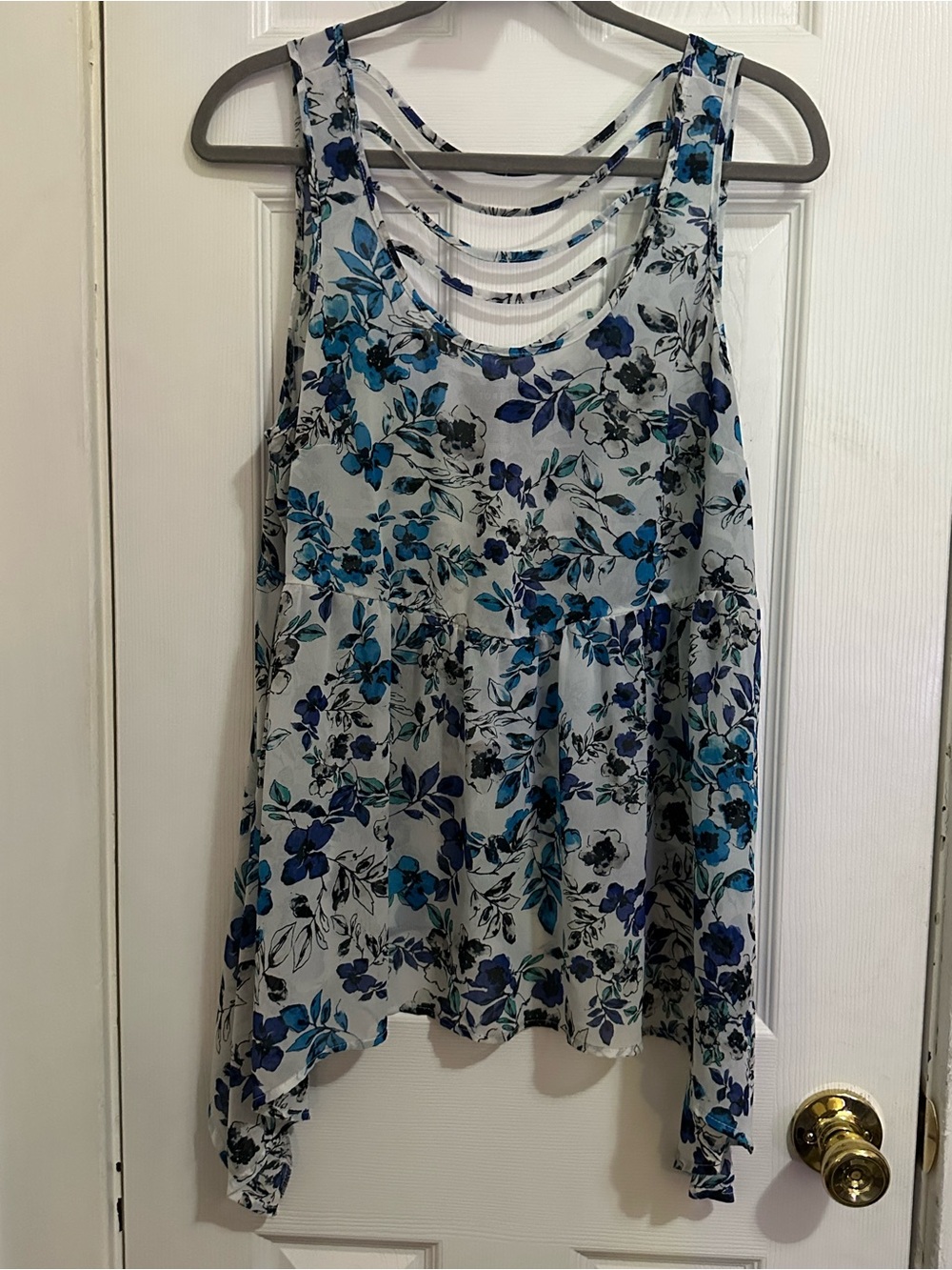 Torrid Floral Chiffon Babydoll Top
Sleeveless Size 0